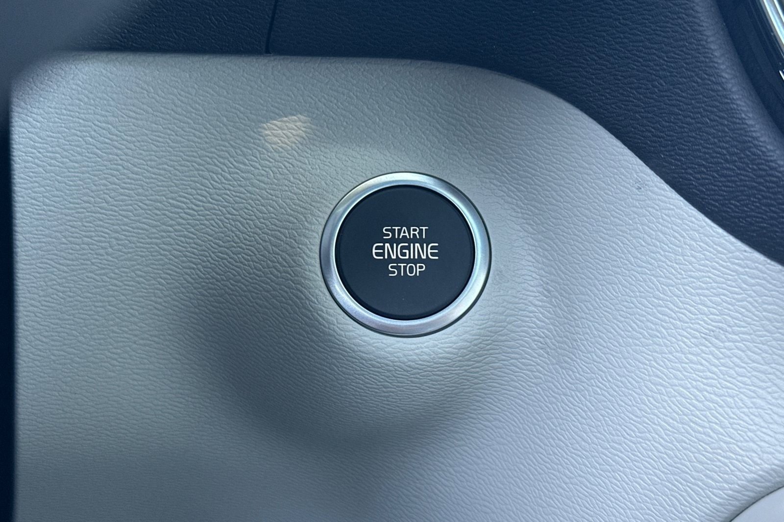 New 2026 Volvo XC40 B5 Plus w/ Protection Package Premier image 24