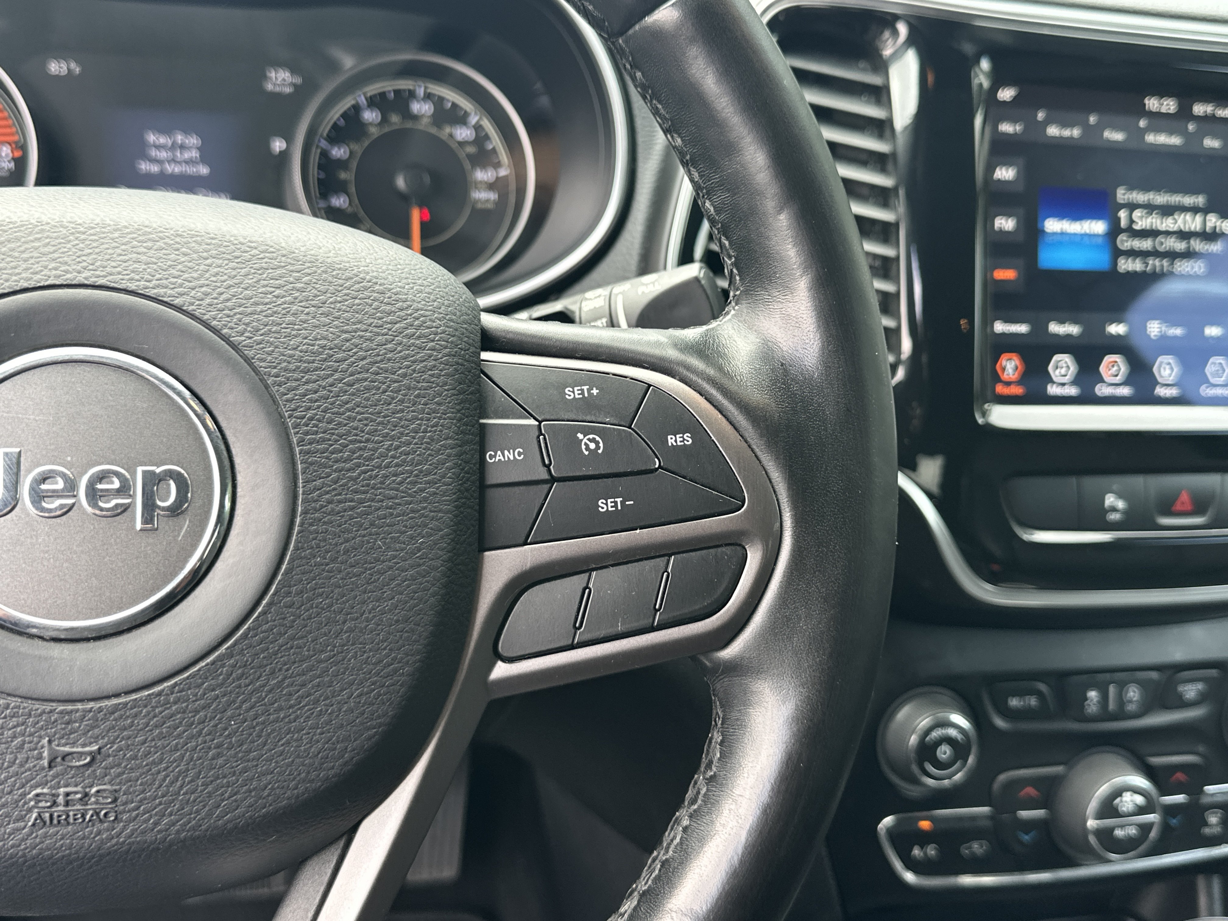 Used 2020 Jeep Cherokee Limited AWD/4WD image 25