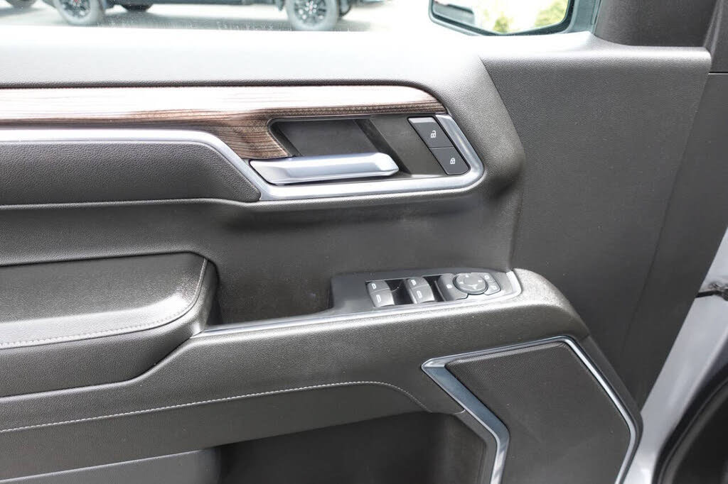 Used 2023 Chevrolet Silverado 1500 LT AWD/4WD image 18