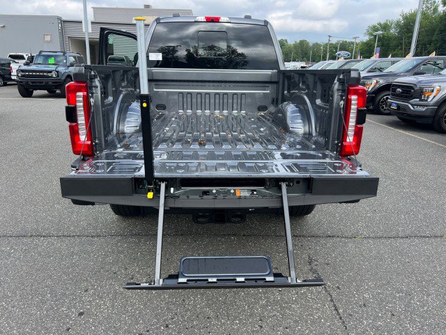 New 2025 Ford F350 Lariat w/ Lariat Ultimate Package image 24