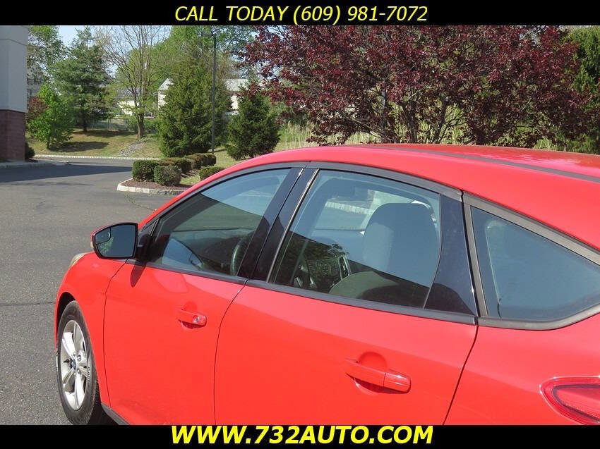 Used 2014 Ford Focus SE FWD image 20