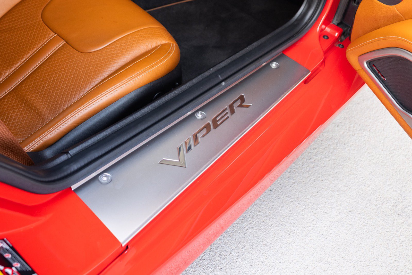 Used 2013 SRT Viper GTS w/ GTS Laguna Interior Pkg RWD image 54