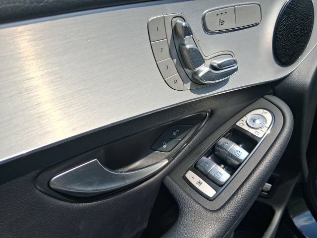 Used 2021 Mercedes-Benz GLC 300 image 12