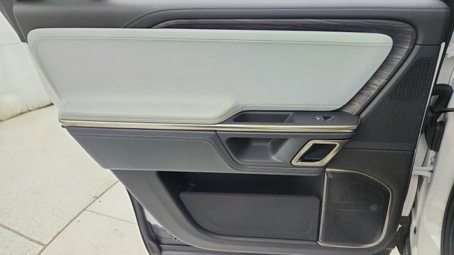 Used 2024 Rivian R1S Adventure AWD/4WD image 36
