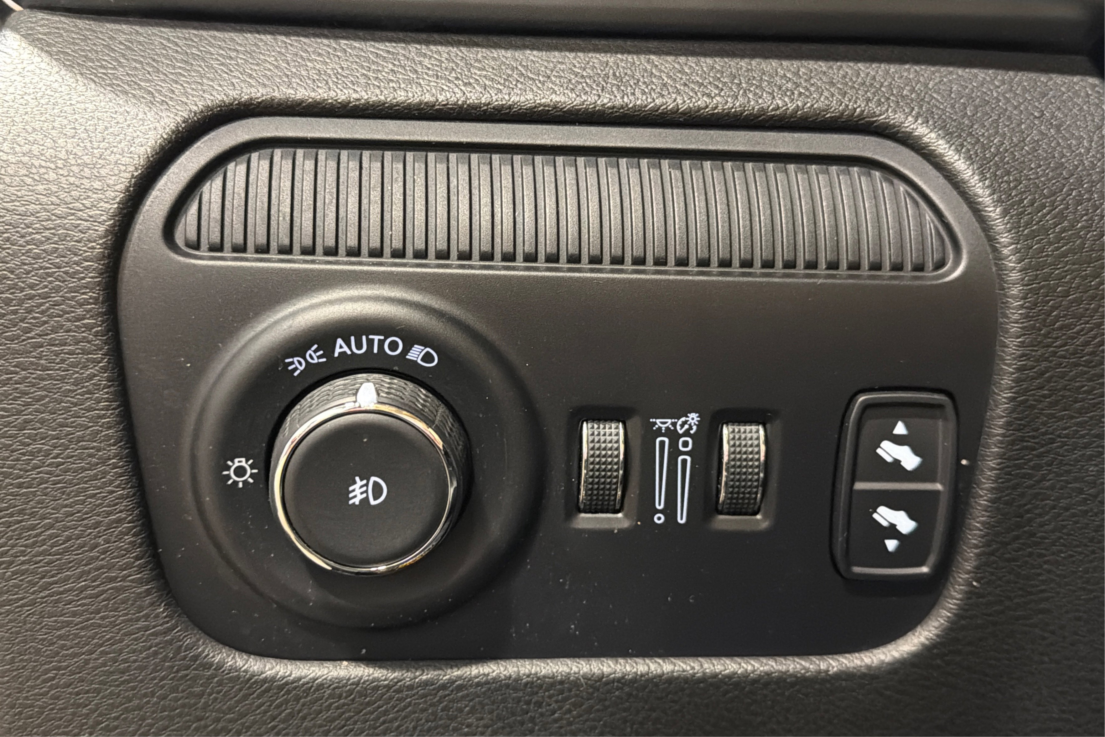 Used 2024 Jeep Wagoneer Series II AWD/4WD image 22