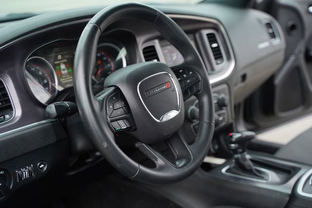 Used 2018 Dodge Charger SXT image 27