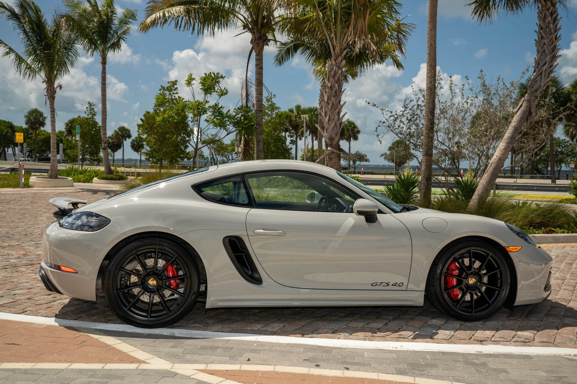 Used 2025 Porsche 718 Cayman GTS RWD image 4