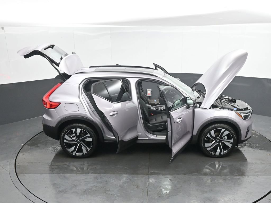 New 2026 Volvo XC40 B5 Ultra w/ Protection Package Premier image 48