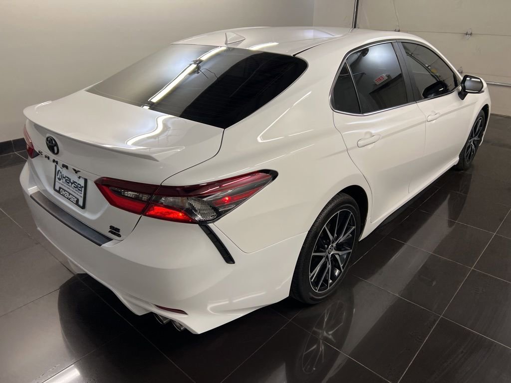 Used 2023 Toyota Camry SE w/ Blackout Package (TMS) image 6