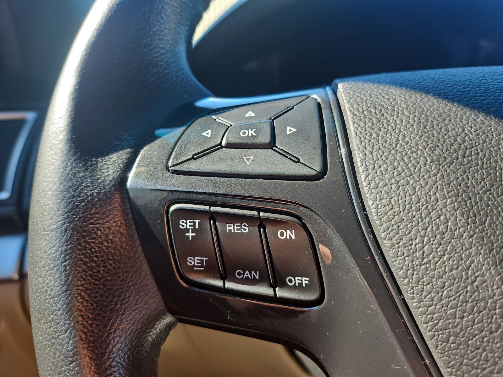 Used 2017 Ford Explorer XLT AWD/4WD image 28