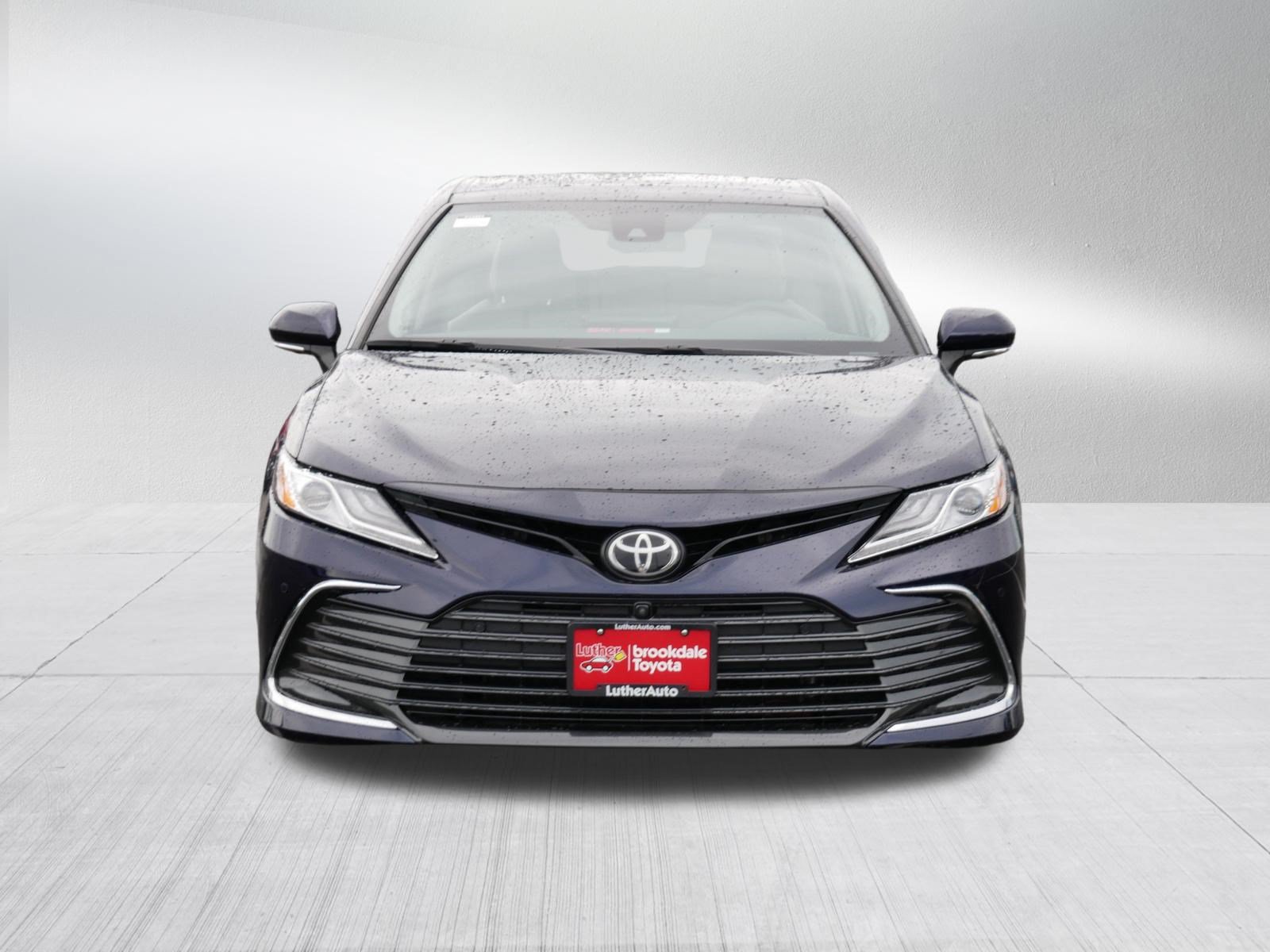 Used 2021 Toyota Camry XLE w/ Navigation Package FWD video 2