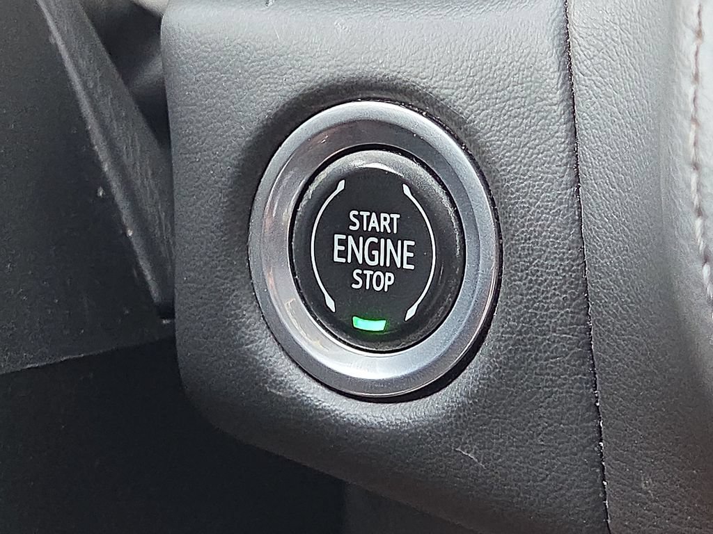 Used 2023 GMC Yukon SLE AWD/4WD image 25