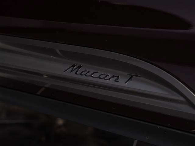 Used 2026 Porsche Macan AWD/4WD image 16