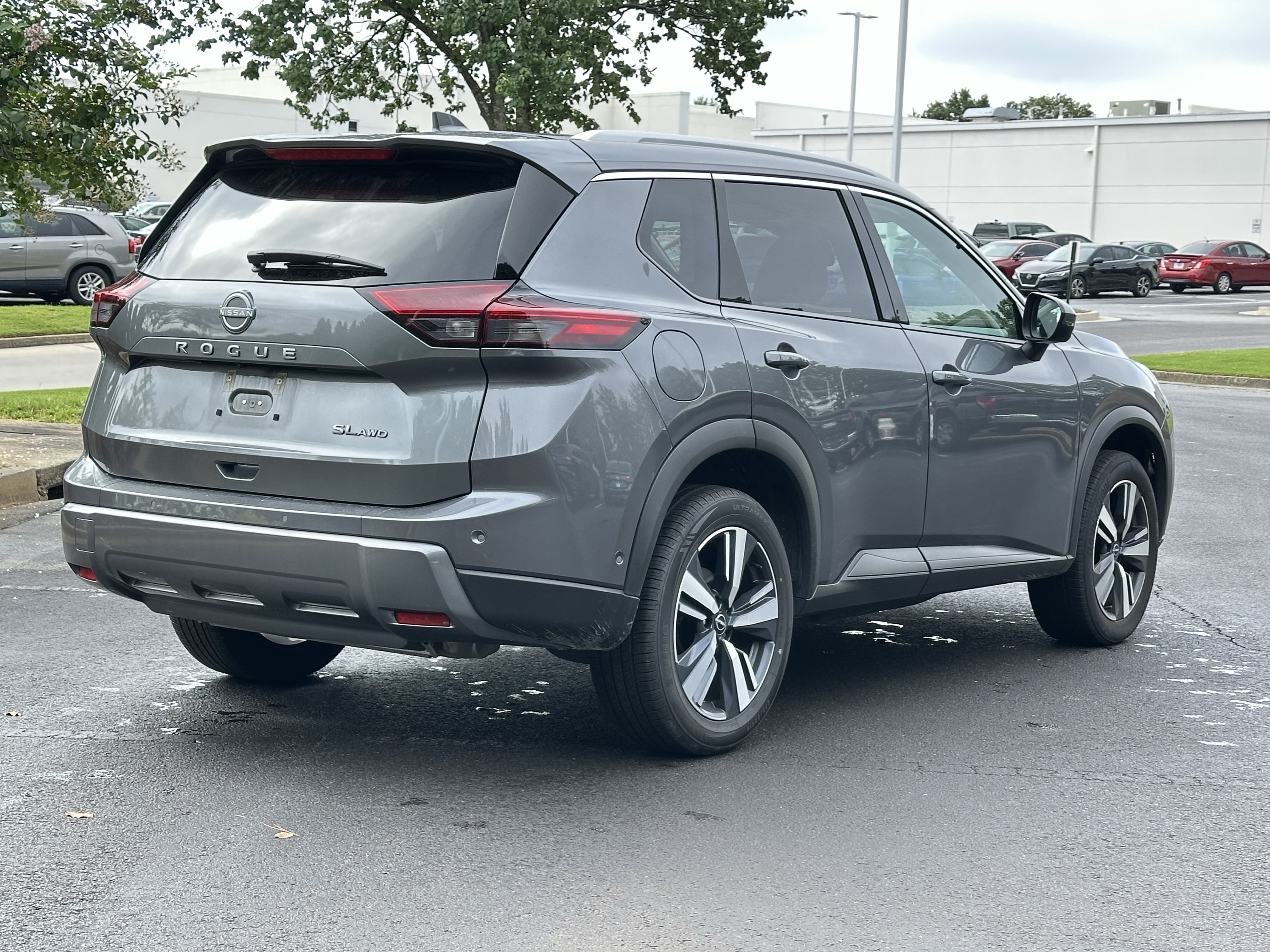 Used 2026 Nissan Rogue SL AWD/4WD image 11