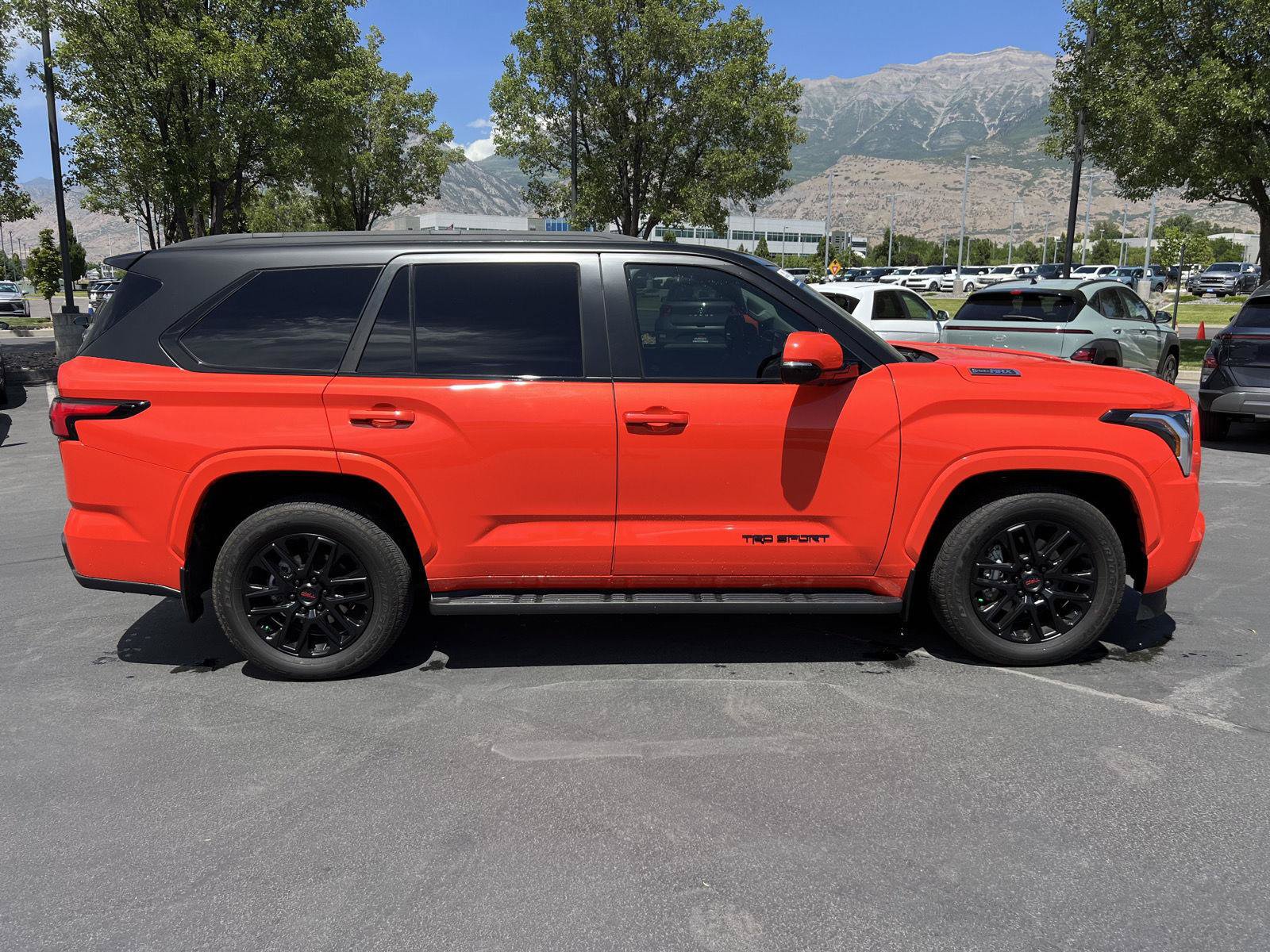 Used 2024 Toyota Sequoia SR5 w/ SR5 Premium Package AWD/4WD image 6