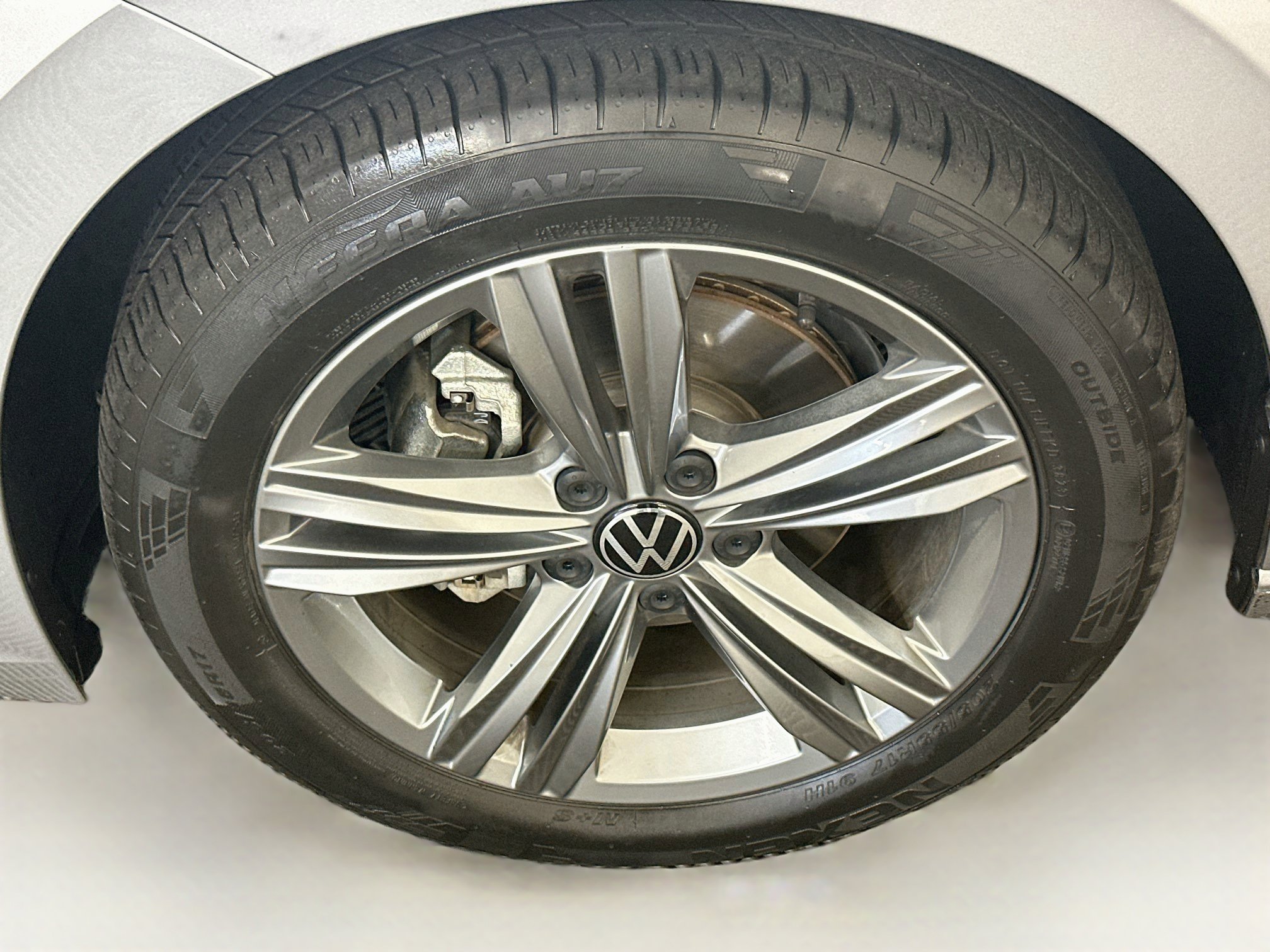Used 2024 Volkswagen Jetta SE FWD image 34