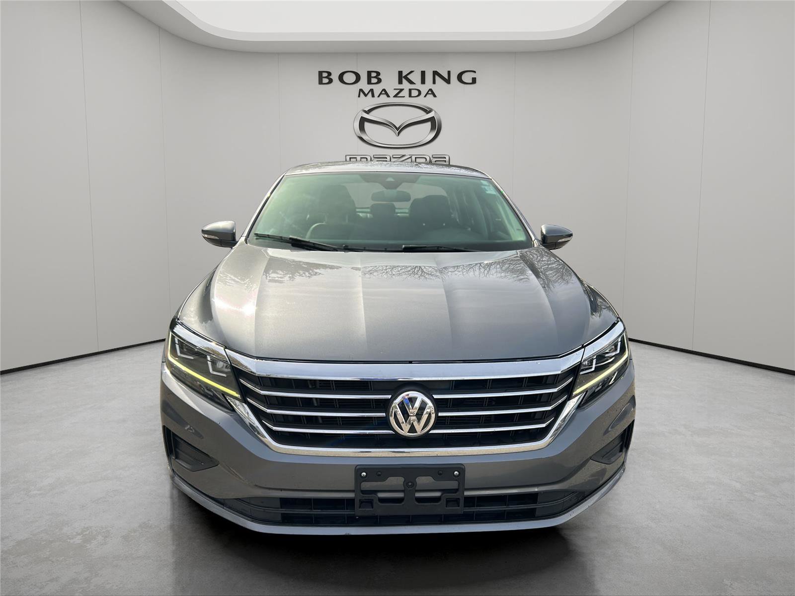 Used 2020 Volkswagen Passat 2.0T SE image 2