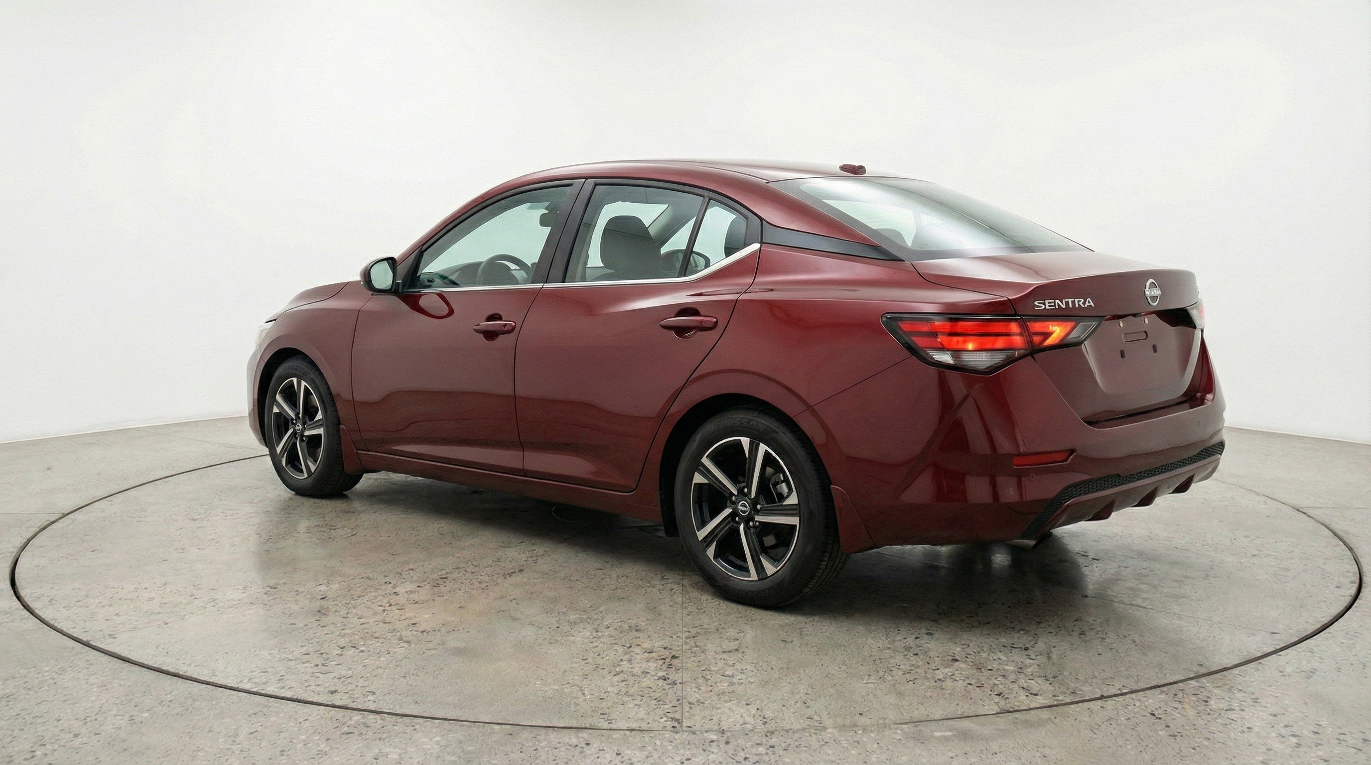 Used 2025 Nissan Sentra SV FWD image 6