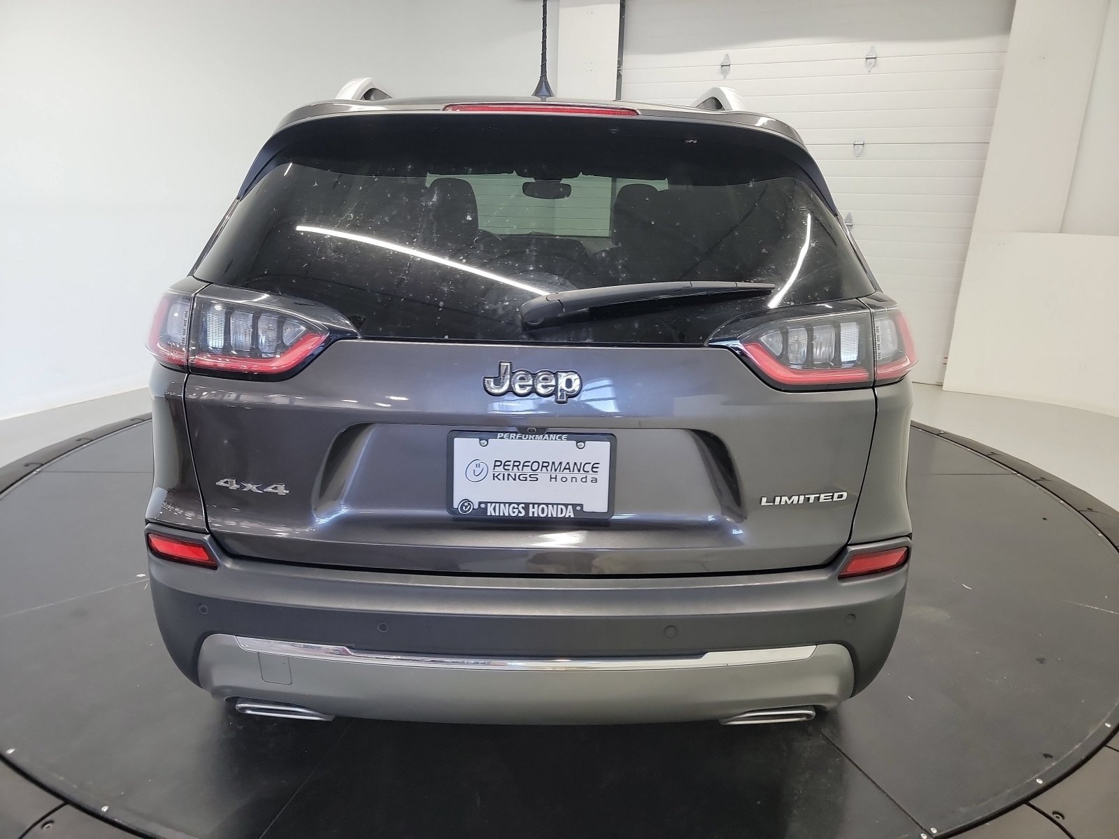 Used 2019 Jeep Cherokee Limited AWD/4WD image 8