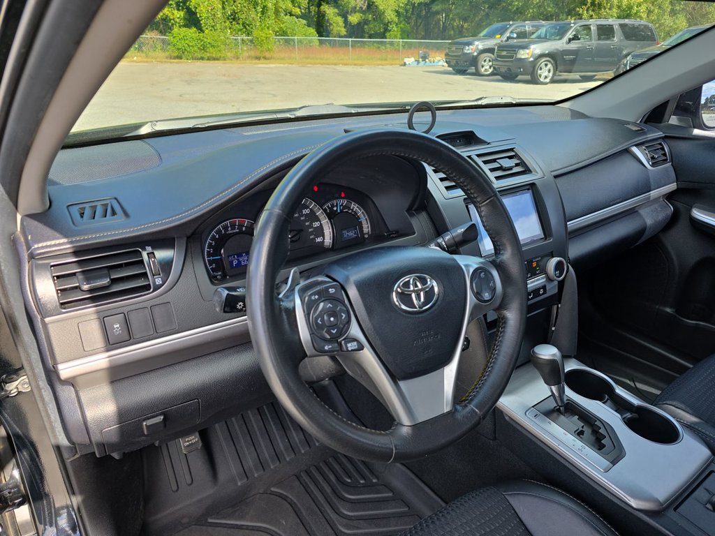 Used 2012 Toyota Camry SE FWD image 10