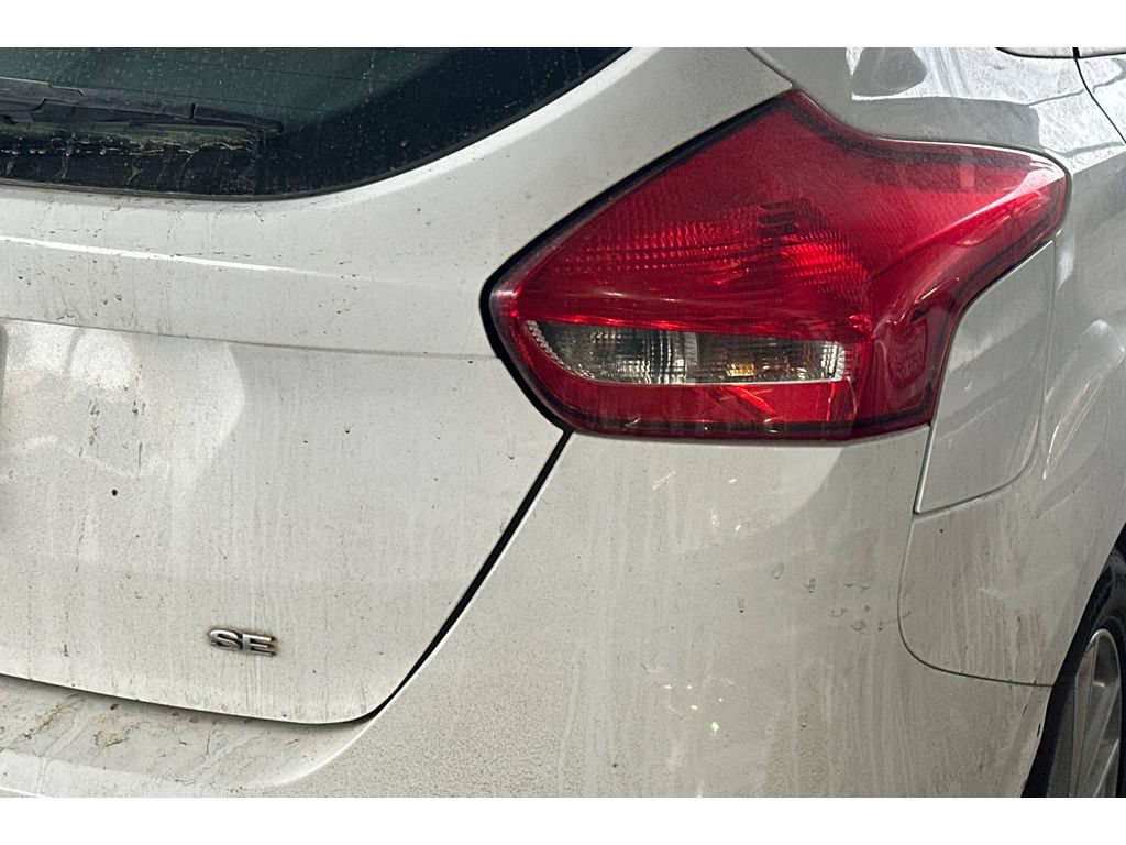 Used 2018 Ford Focus SE w/ Cold Weather Package FWD image 7