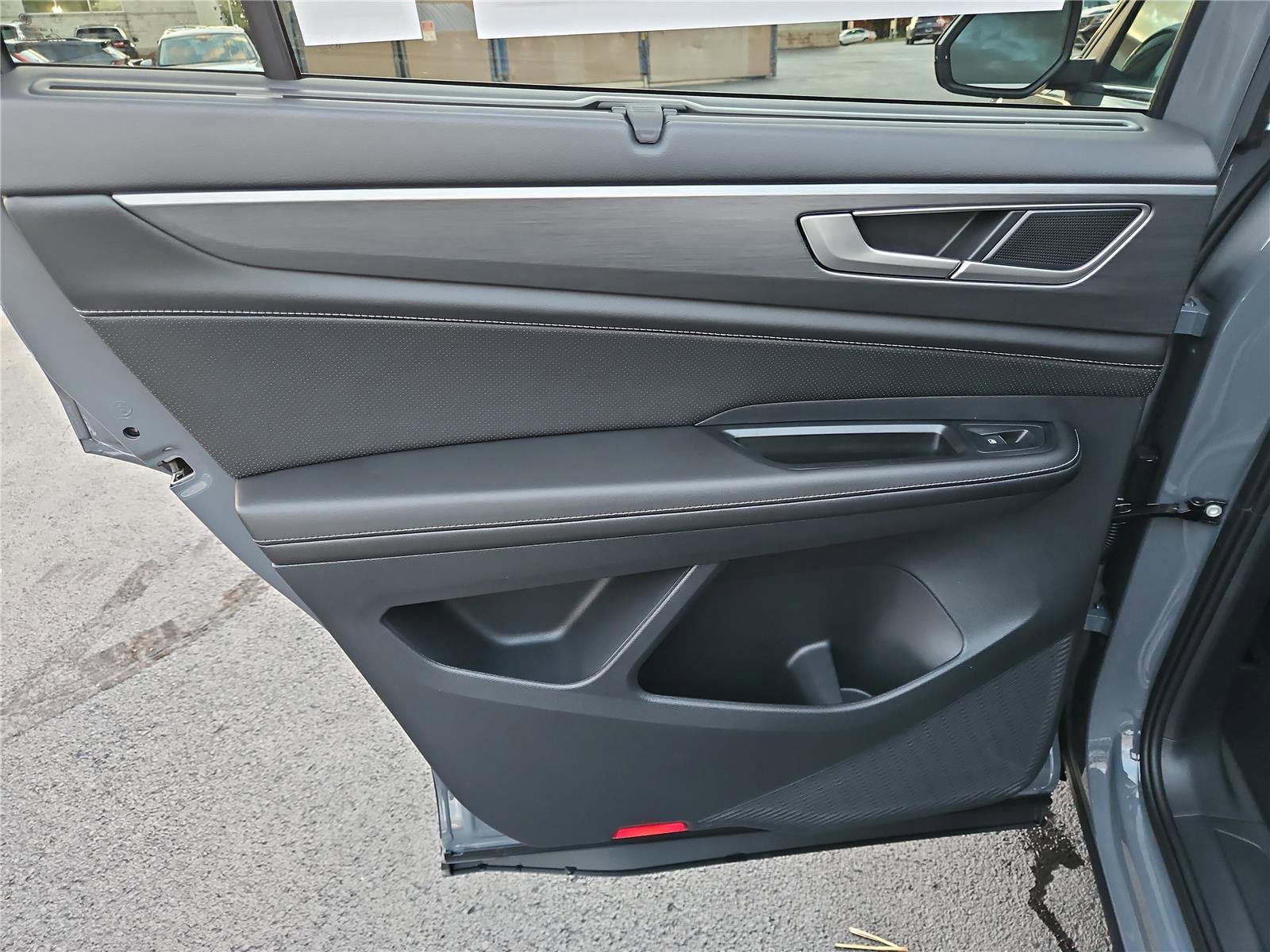 New 2026 Volkswagen Atlas Cross Sport SE image 25