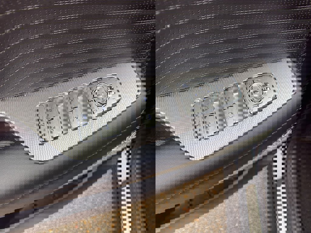 Used 2024 Hyundai Palisade Calligraphy image 10