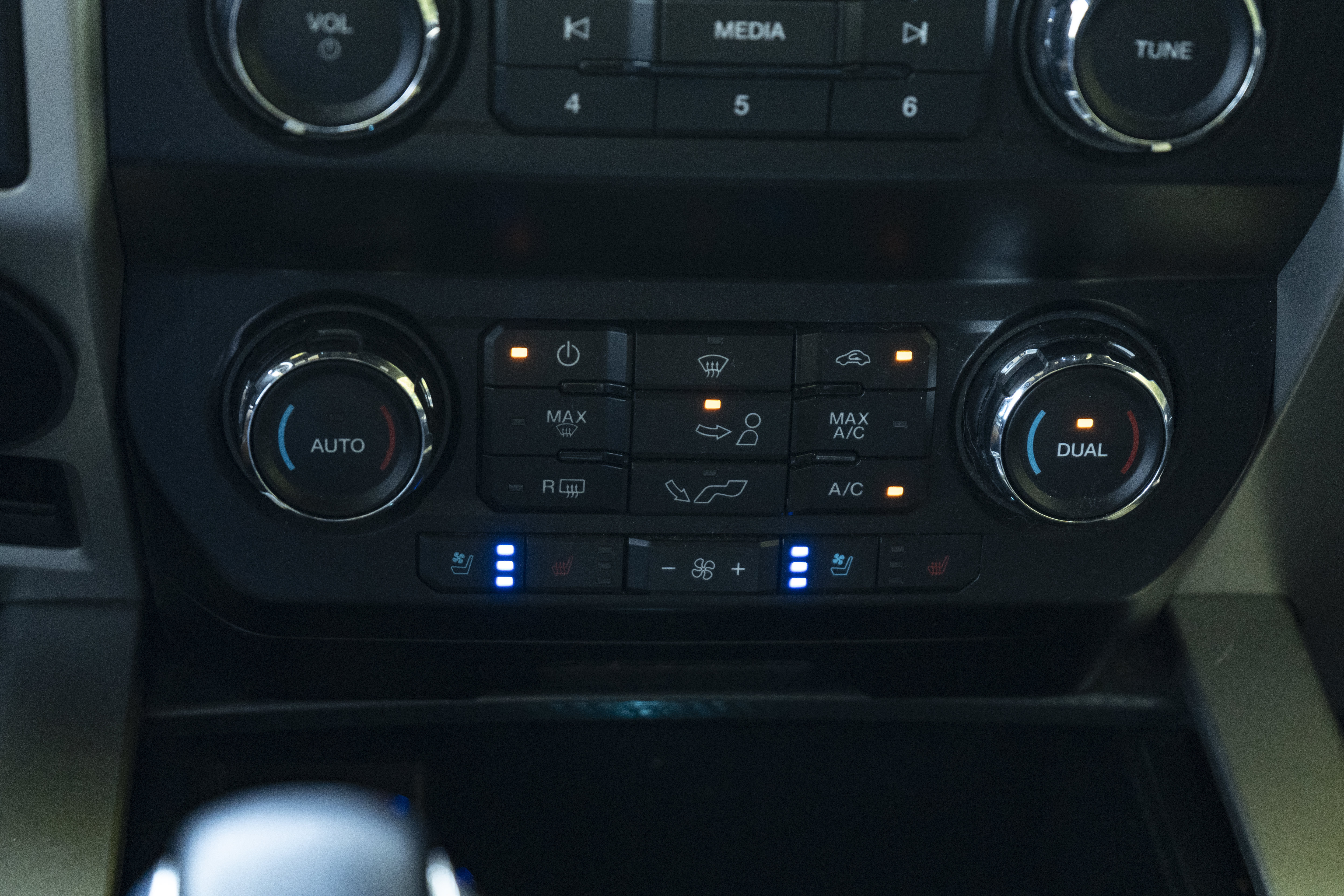 Used 2020 Ford F150 Lariat AWD/4WD image 32