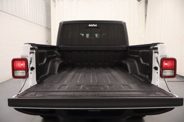 New 2025 Jeep Gladiator Sport AWD/4WD image 17