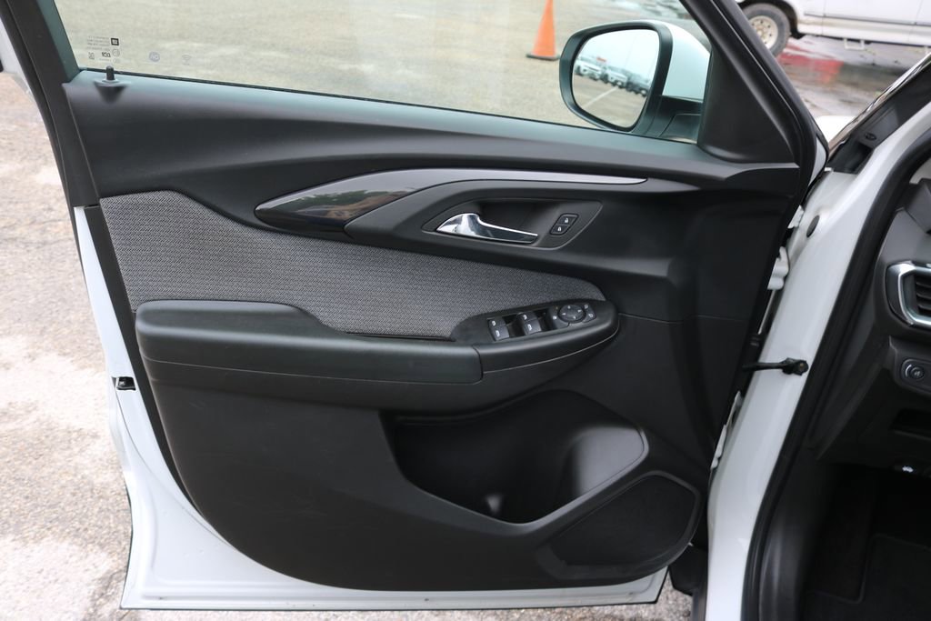 Used 2023 Chevrolet TrailBlazer LT image 11