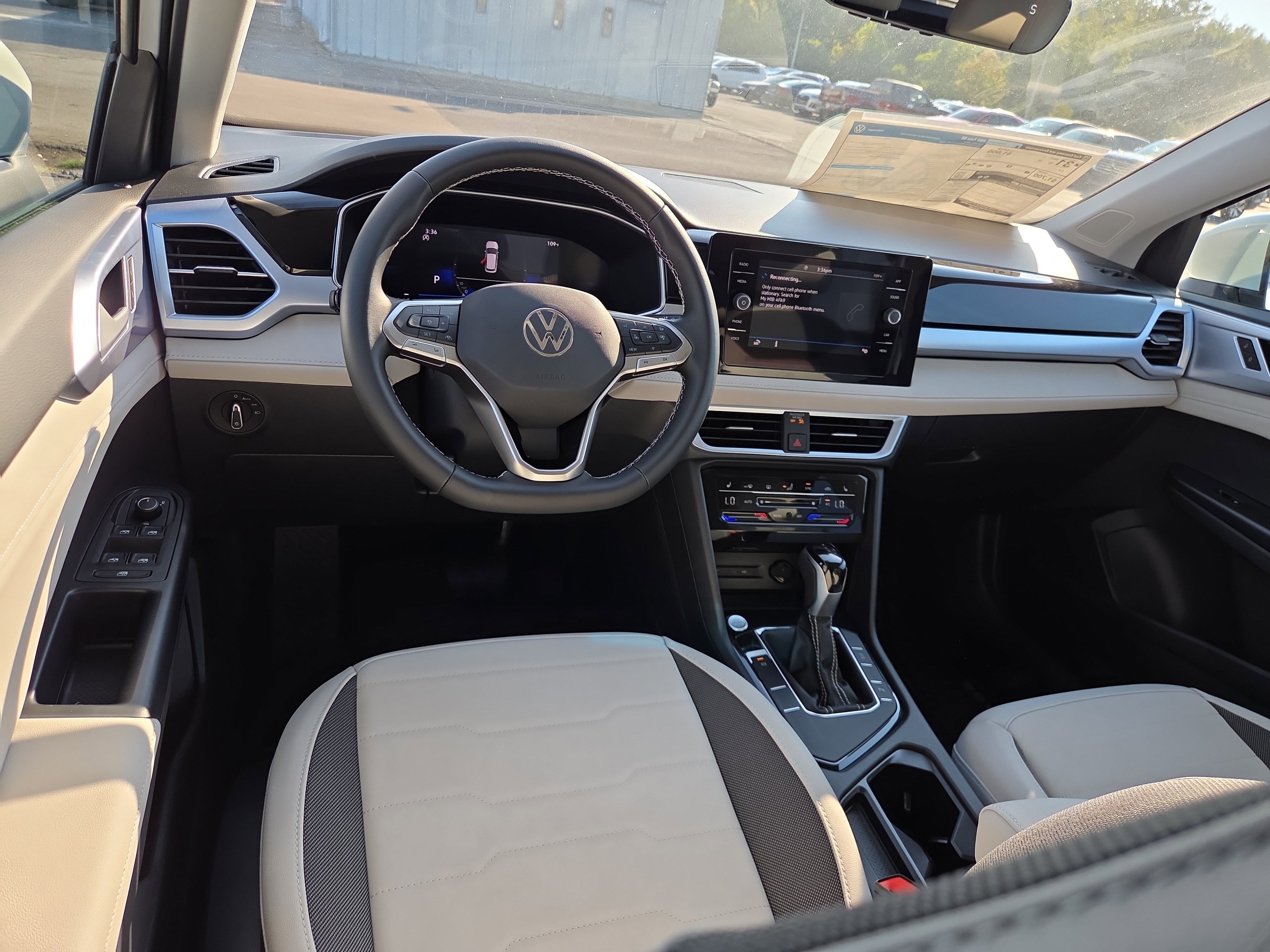 New 2025 Volkswagen Taos SE image 7