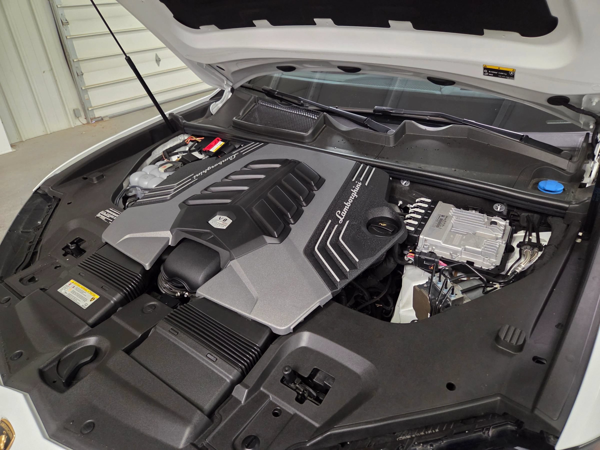 Used 2020 Lamborghini Urus AWD/4WD image 49