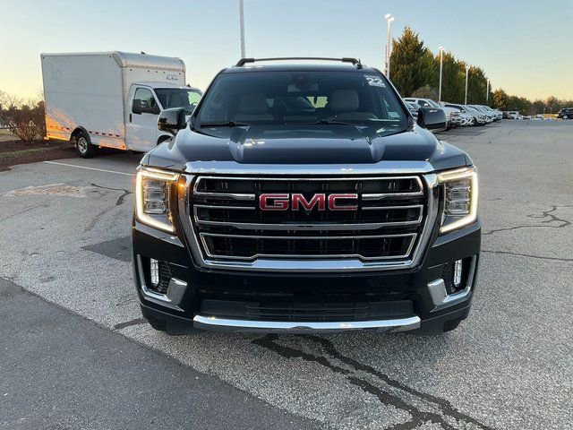 Used 2022 GMC Yukon SLT w/ SLT Premium Package image 2