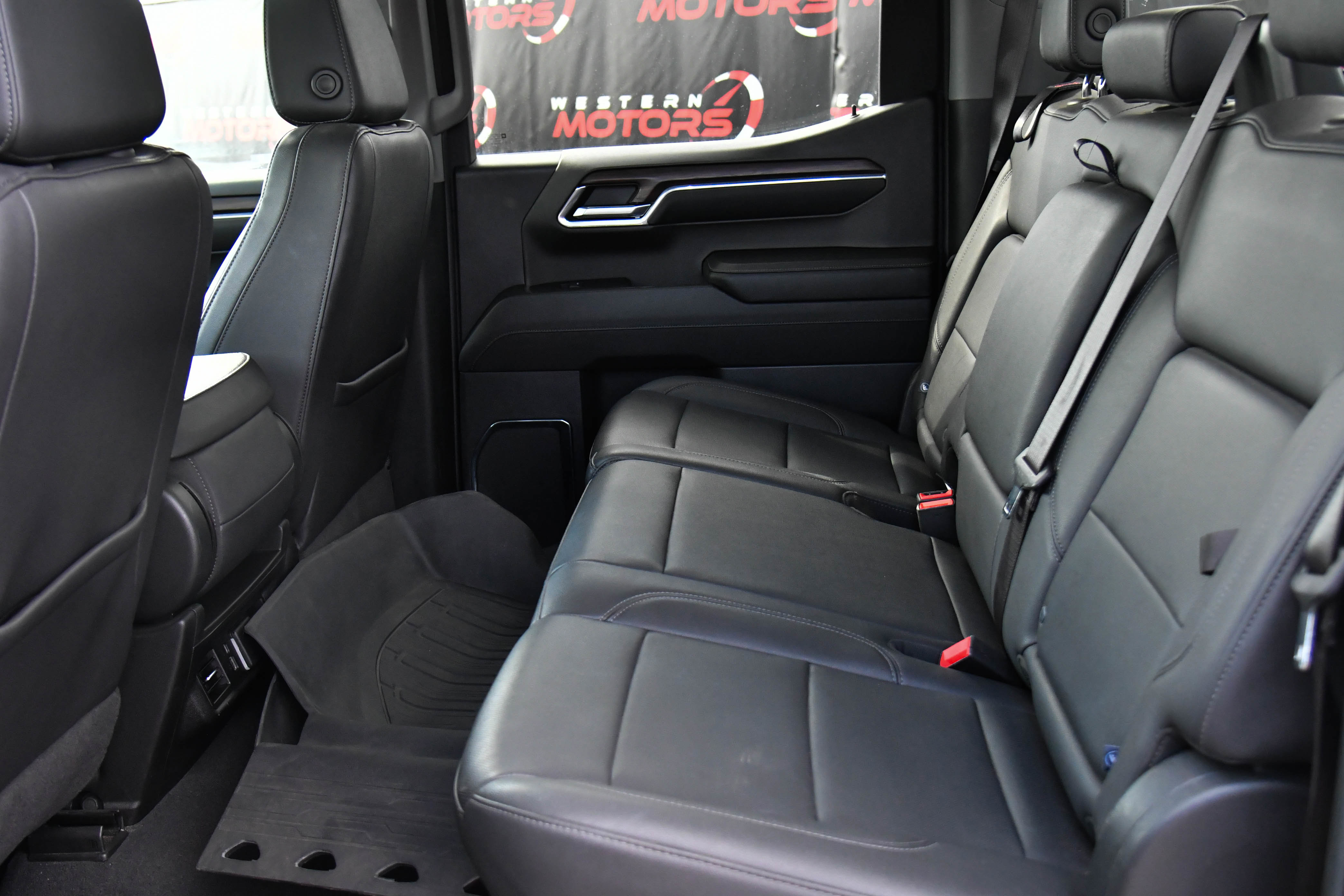 Used 2024 GMC Sierra 1500 SLT image 35