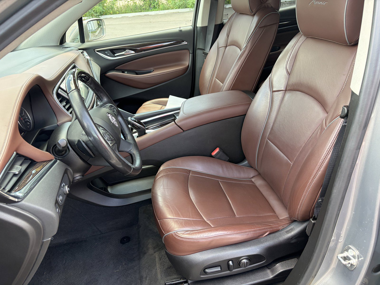 Used 2019 Buick Enclave Avenir w/ Avenir Technology Package AWD/4WD image 13