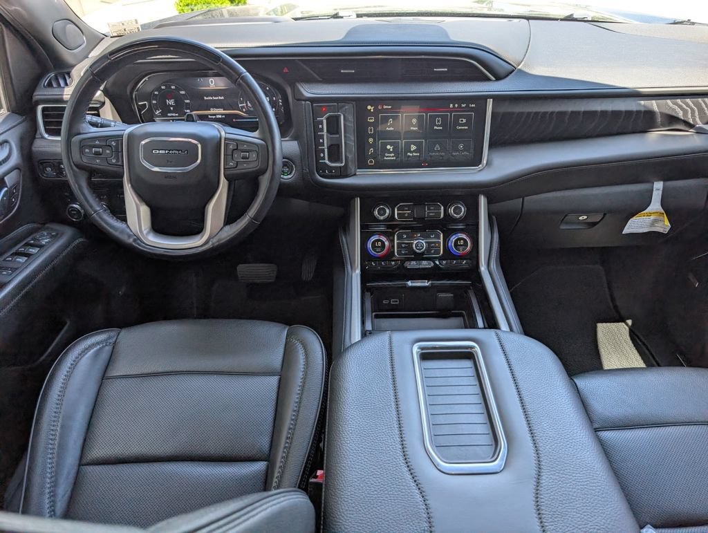 Used 2023 GMC Yukon Denali w/ Advanced Technology Package AWD/4WD image 10