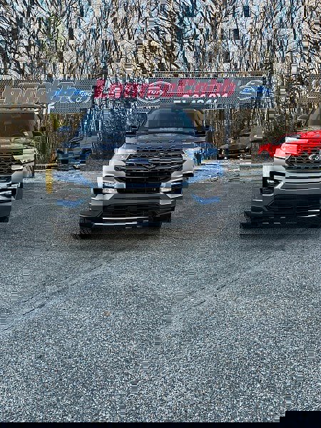 Used 2022 Ford Explorer XLT w/ Equipment Group 202A image 2