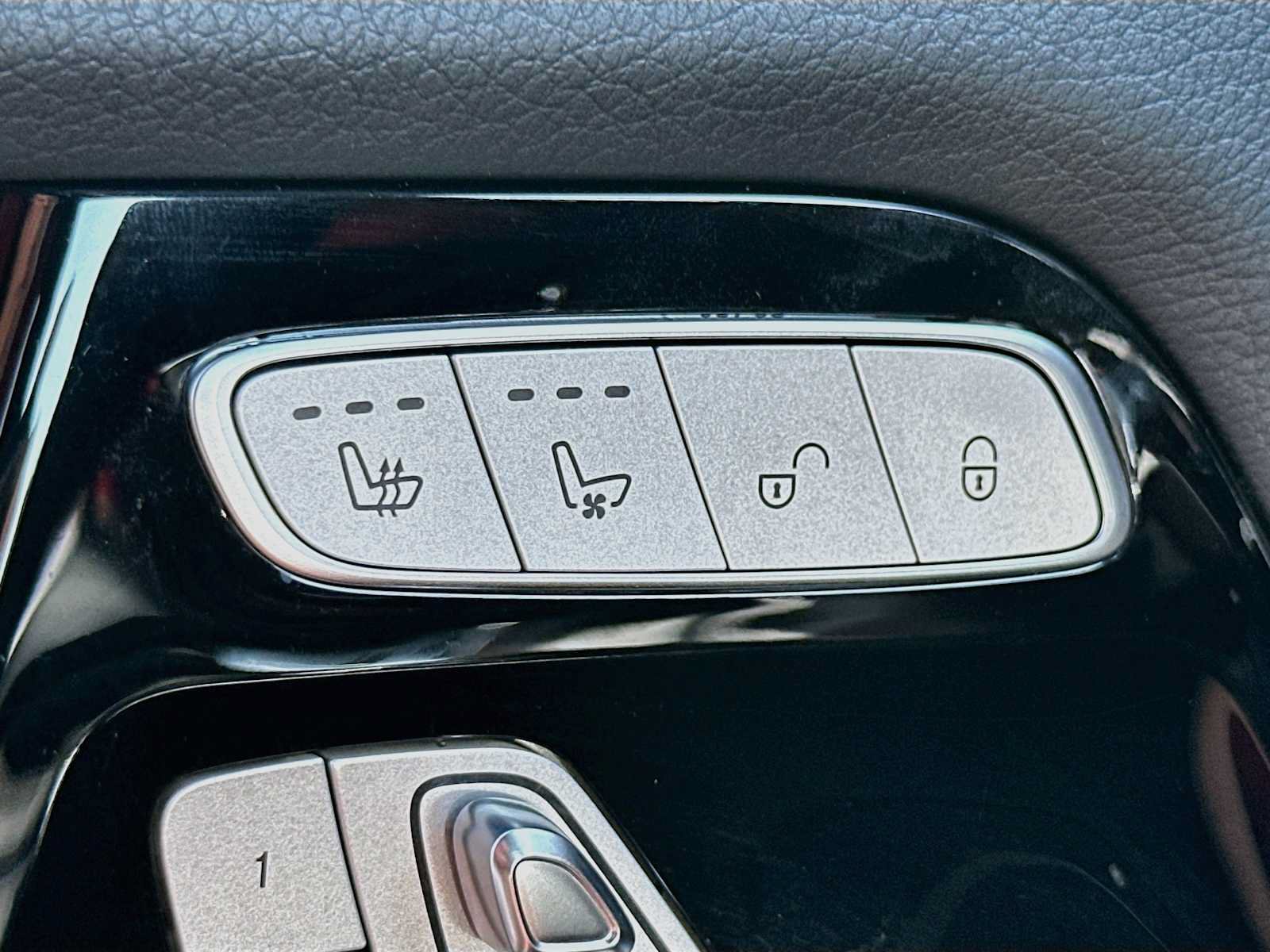 Used 2025 Mercedes-Benz G 550 image 21