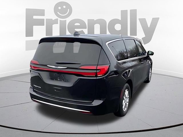 New 2026 Chrysler Pacifica Select FWD image 5