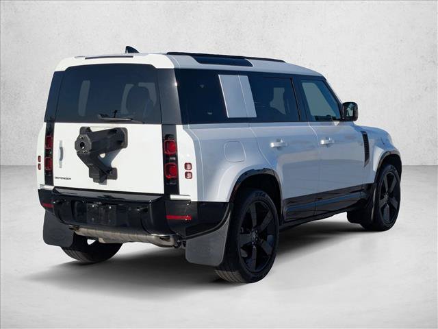 Used 2025 Land Rover Defender 110 X-Dynamic SE AWD/4WD image 5