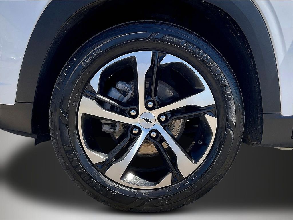 Used 2024 Chevrolet Trax RS w/ Driver Confidence Package FWD image 33