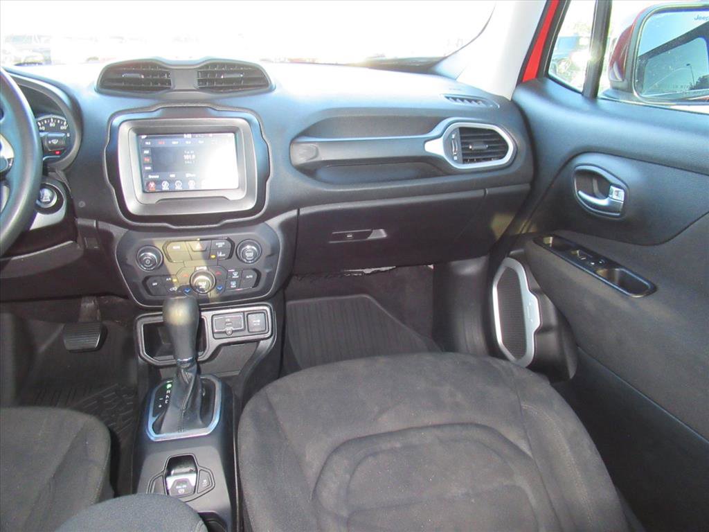 Used 2021 Jeep Renegade Latitude image 12