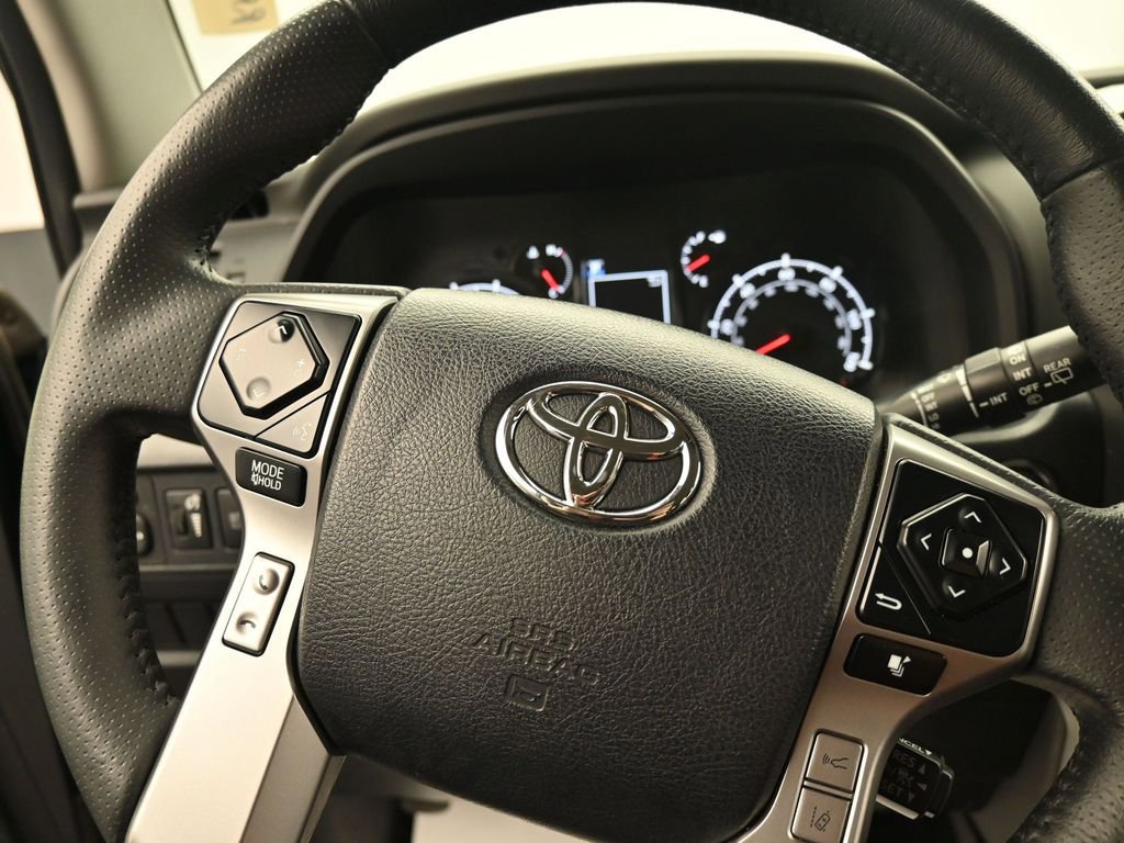 Used 2024 Toyota 4Runner SR5 AWD/4WD image 20