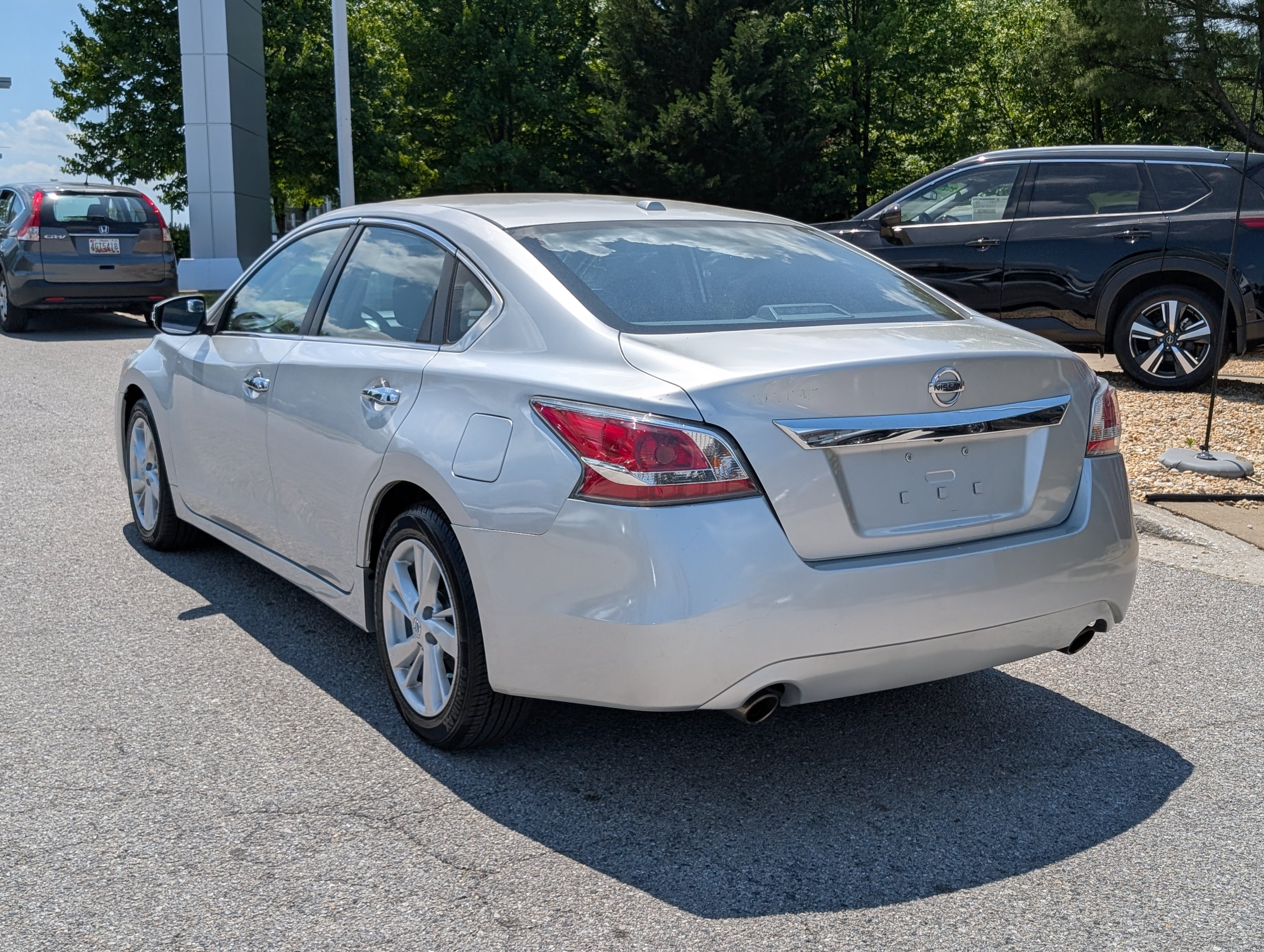 Used 2014 Nissan Altima 2.5 SV w/ Convenience Package FWD image 5
