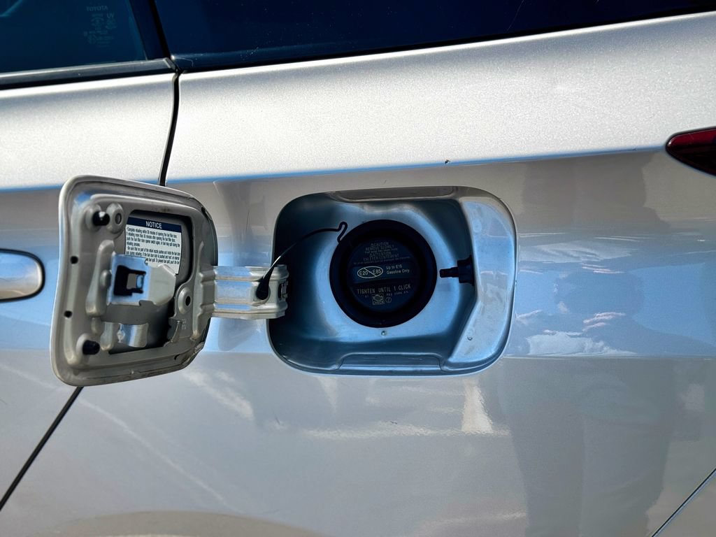 Used 2017 Toyota Prius Prime Premium w/ Preferred Accessory Package FWD image 79