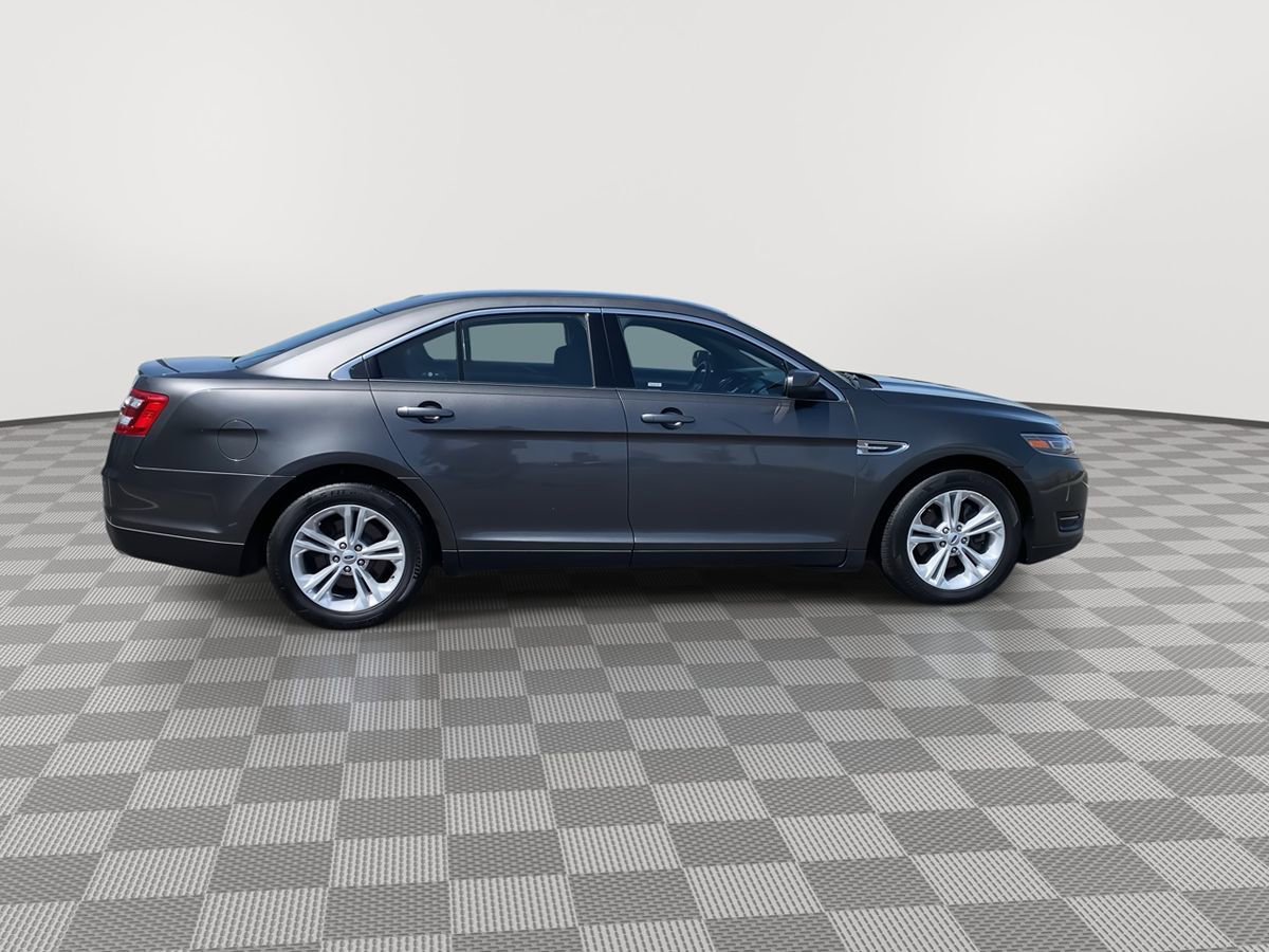 Used 2018 Ford Taurus SEL FWD image 8