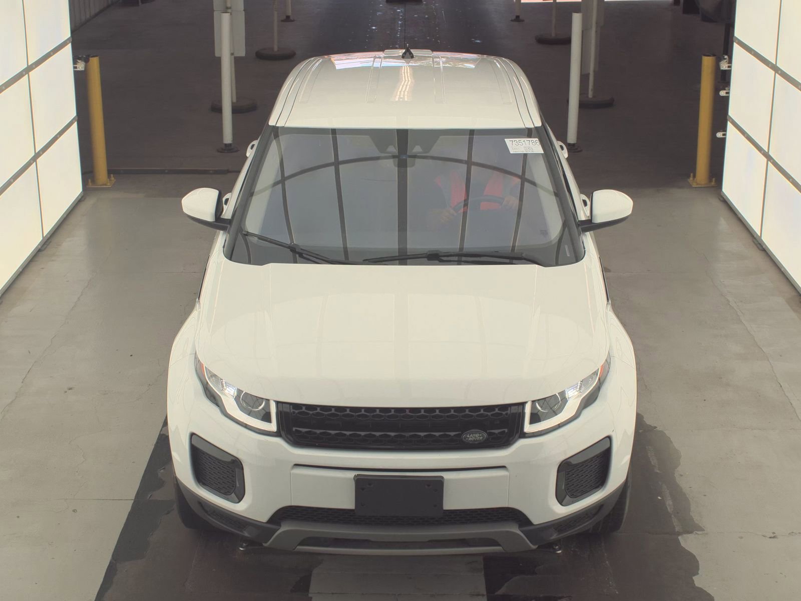 Used 2019 Land Rover Range Rover Evoque SE AWD/4WD image 2