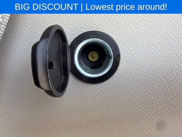 Used 2023 Chrysler Pacifica Touring-L FWD image 14