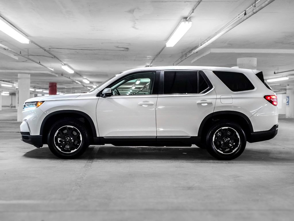 Used 2025 Honda Pilot EX-L image 12