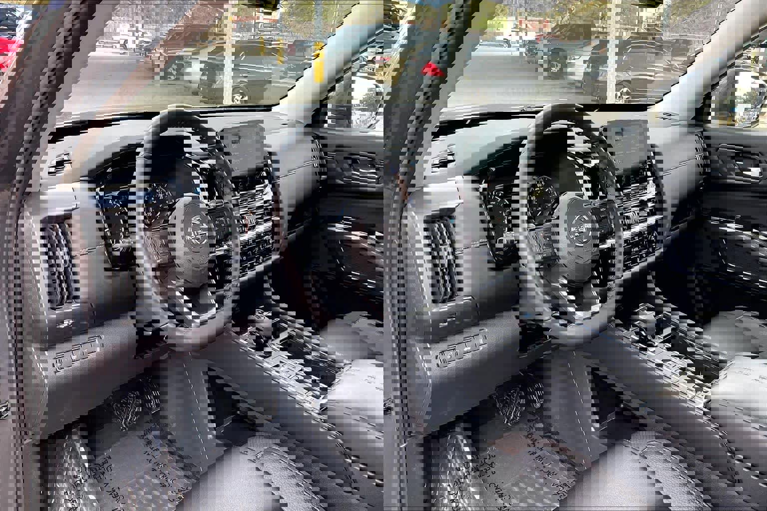 Used 2025 Nissan Pathfinder SL image 18